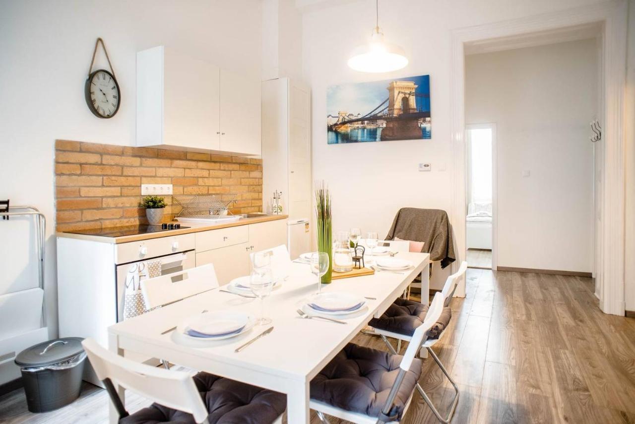 Comfy, Renewed 3 Bedroom Apt In Center Budapest Extérieur photo