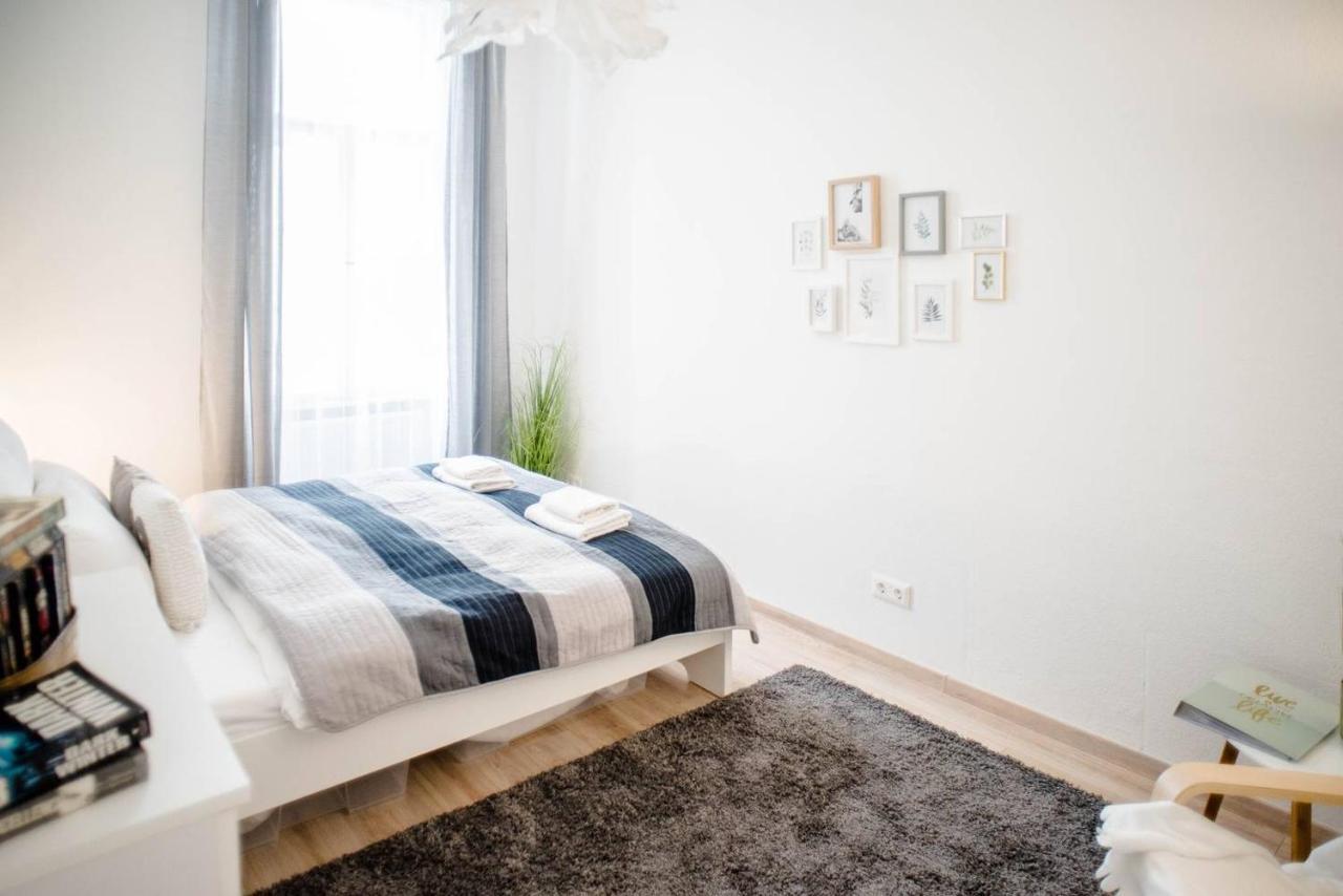 Comfy, Renewed 3 Bedroom Apt In Center Budapest Extérieur photo
